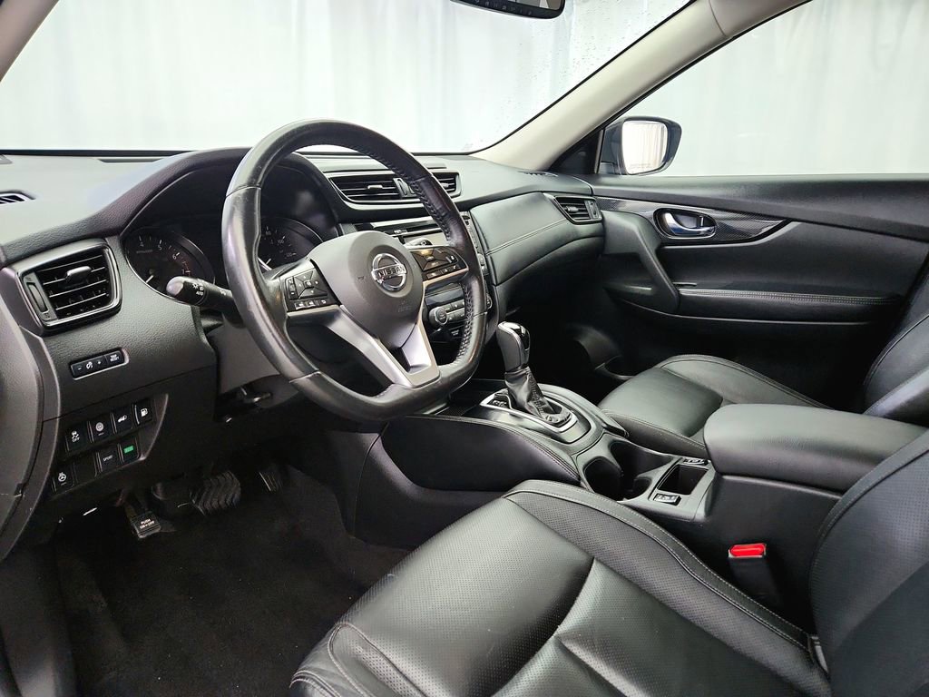 Used 2018 Nissan Rogue SL image 9