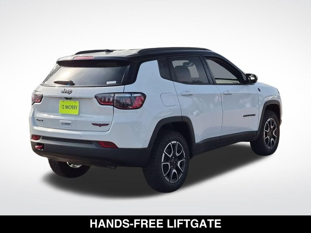 New 2026 Jeep Compass Trailhawk AWD/4WD image 9