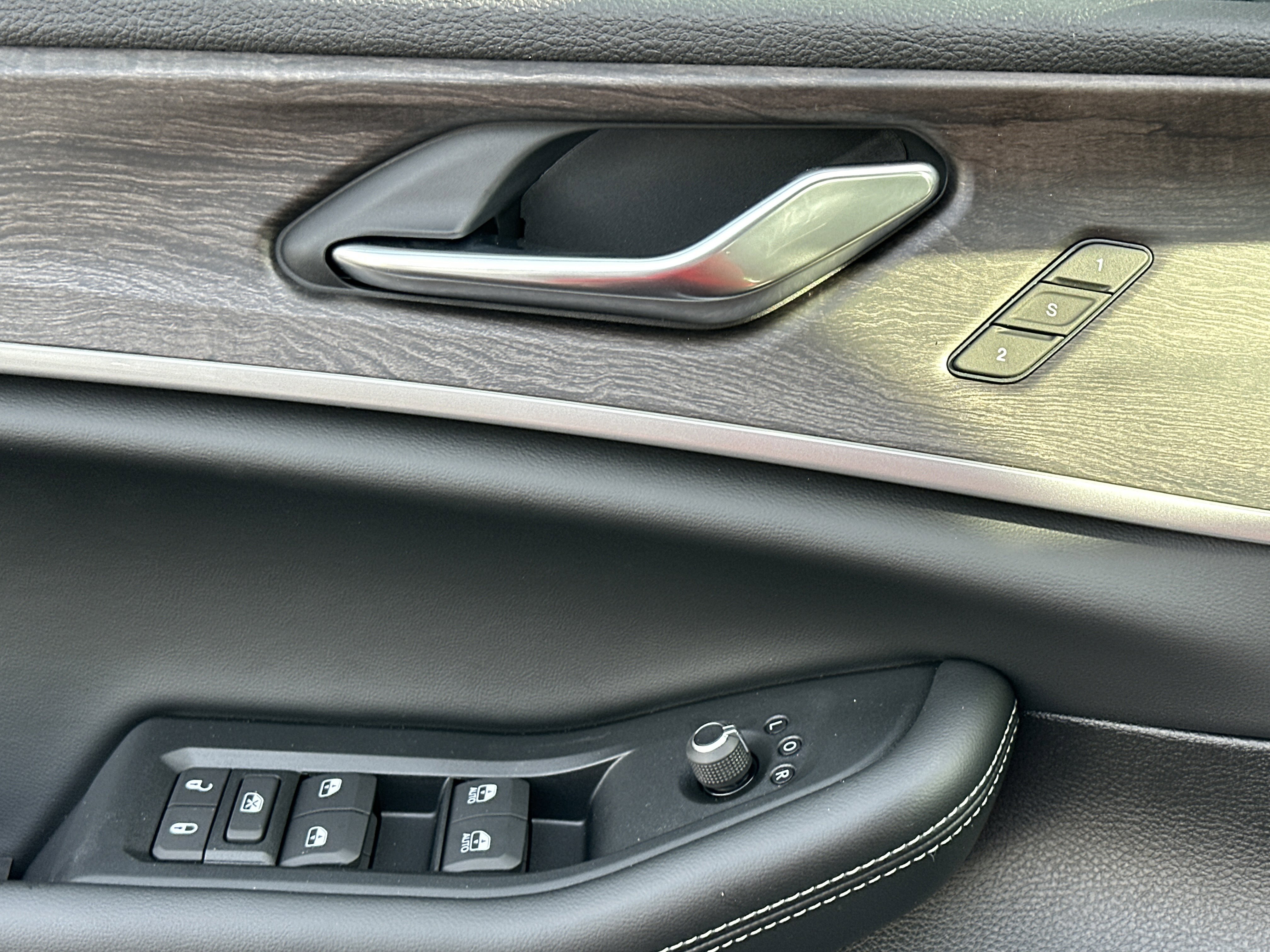 New 2026 Jeep Grand Cherokee Limited image 12