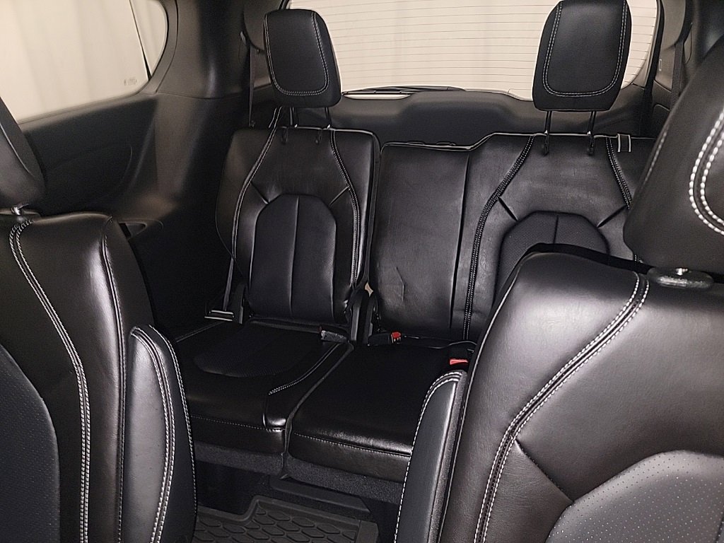 New 2025 Chrysler Pacifica Select image 11