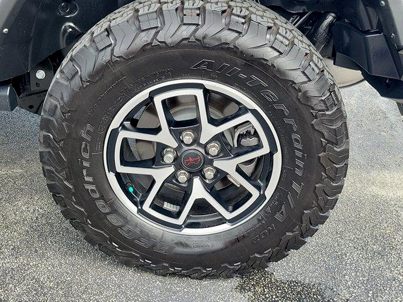 Used 2025 Jeep Wrangler Unlimited Rubicon w/ Convenience Group AWD/4WD image 11