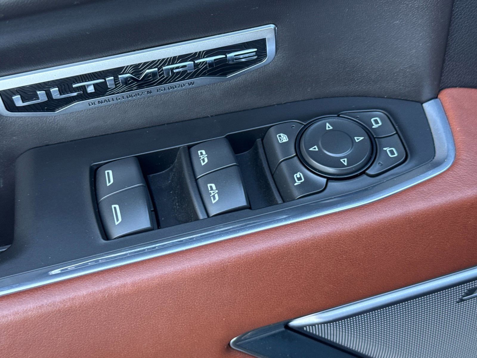 Used 2024 GMC Sierra 1500 Denali Ultimate image 11