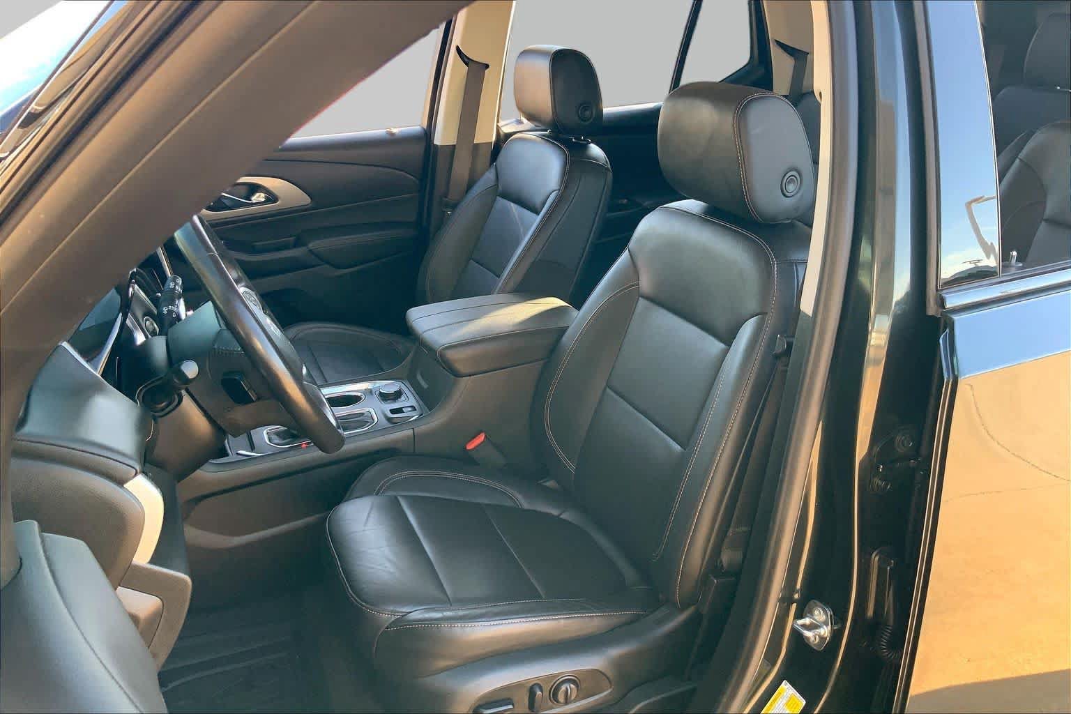 Used 2020 Chevrolet Traverse RS FWD image 8