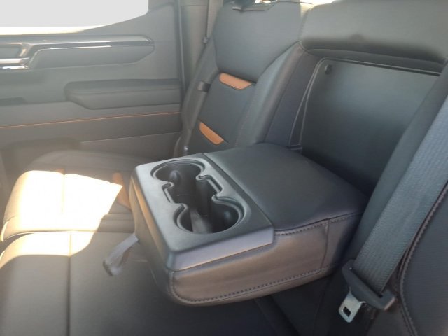 Used 2022 GMC Sierra 1500 AT4 w/ AT4 Preferred Package AWD/4WD image 11