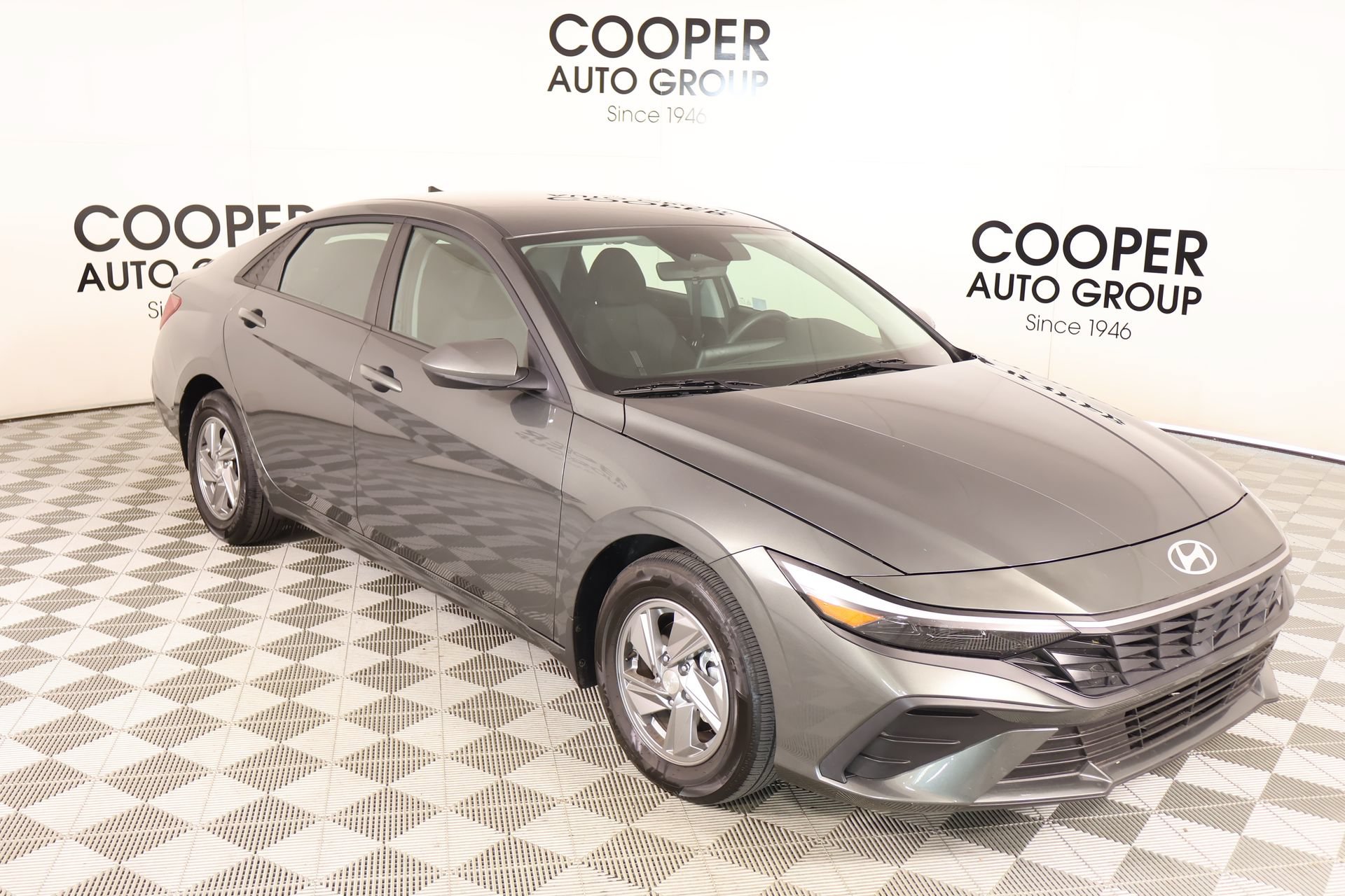 Used 2025 Hyundai Elantra SE