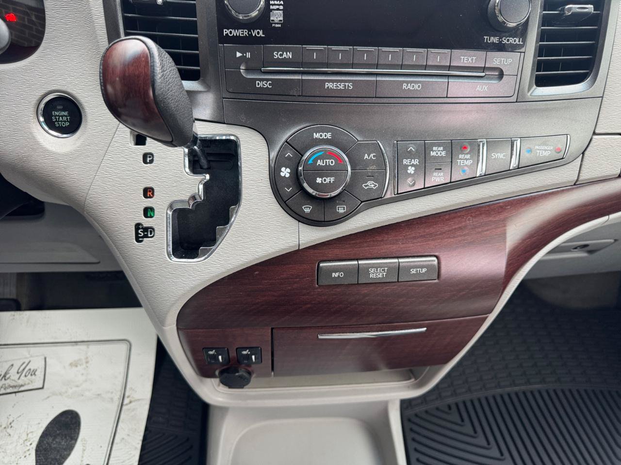 Used 2014 Toyota Sienna Limited w/ Limited Convenience Package FWD image 13