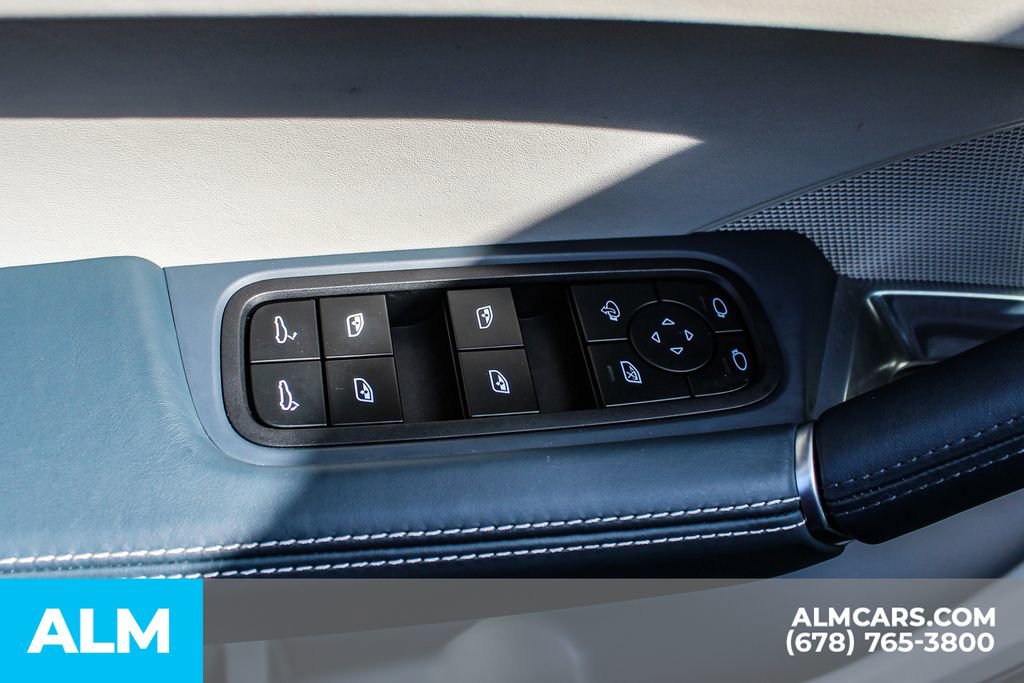 Used 2023 Porsche Cayenne Turbo image 38