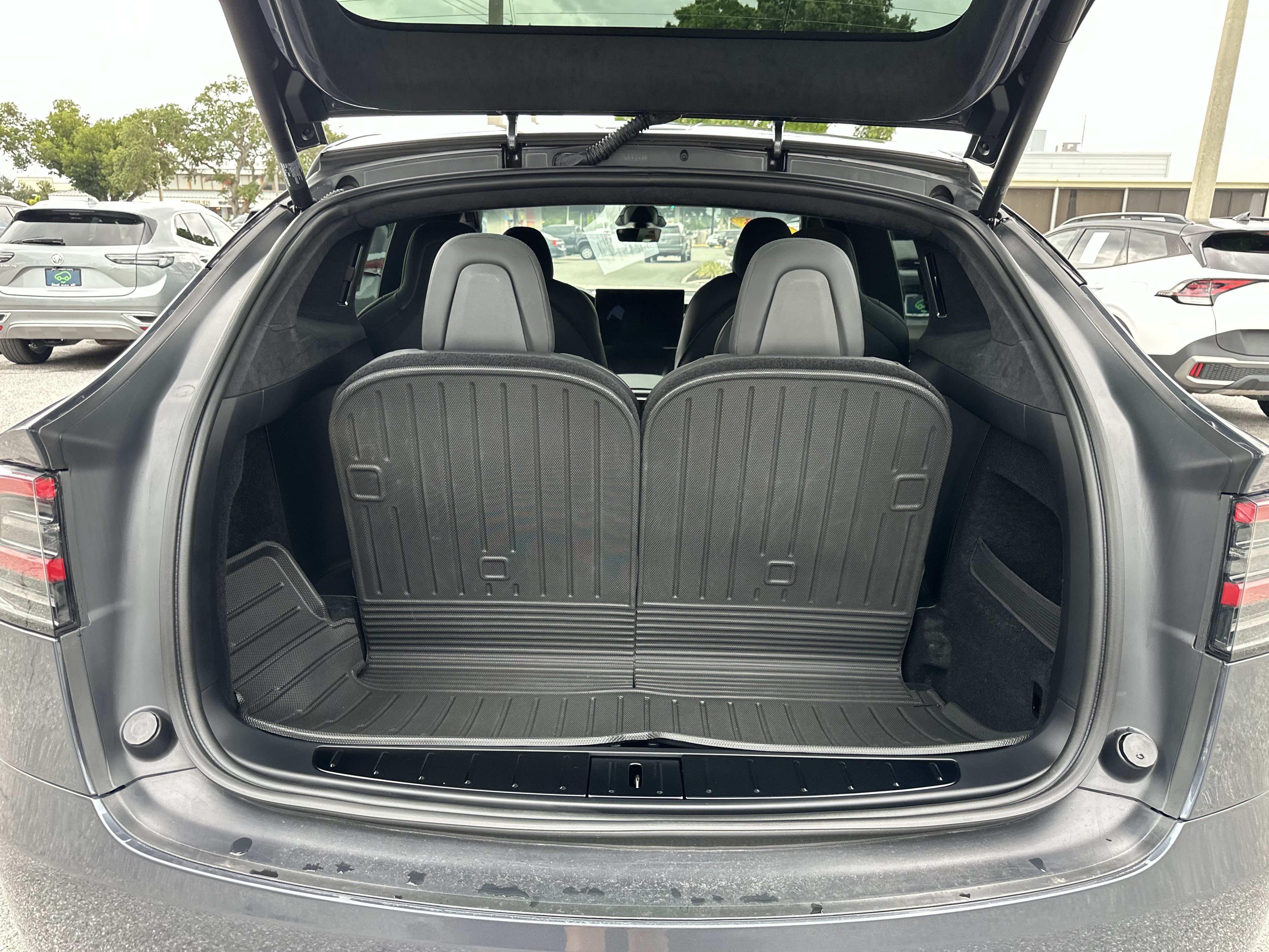 Used 2023 Tesla Model X AWD/4WD image 11
