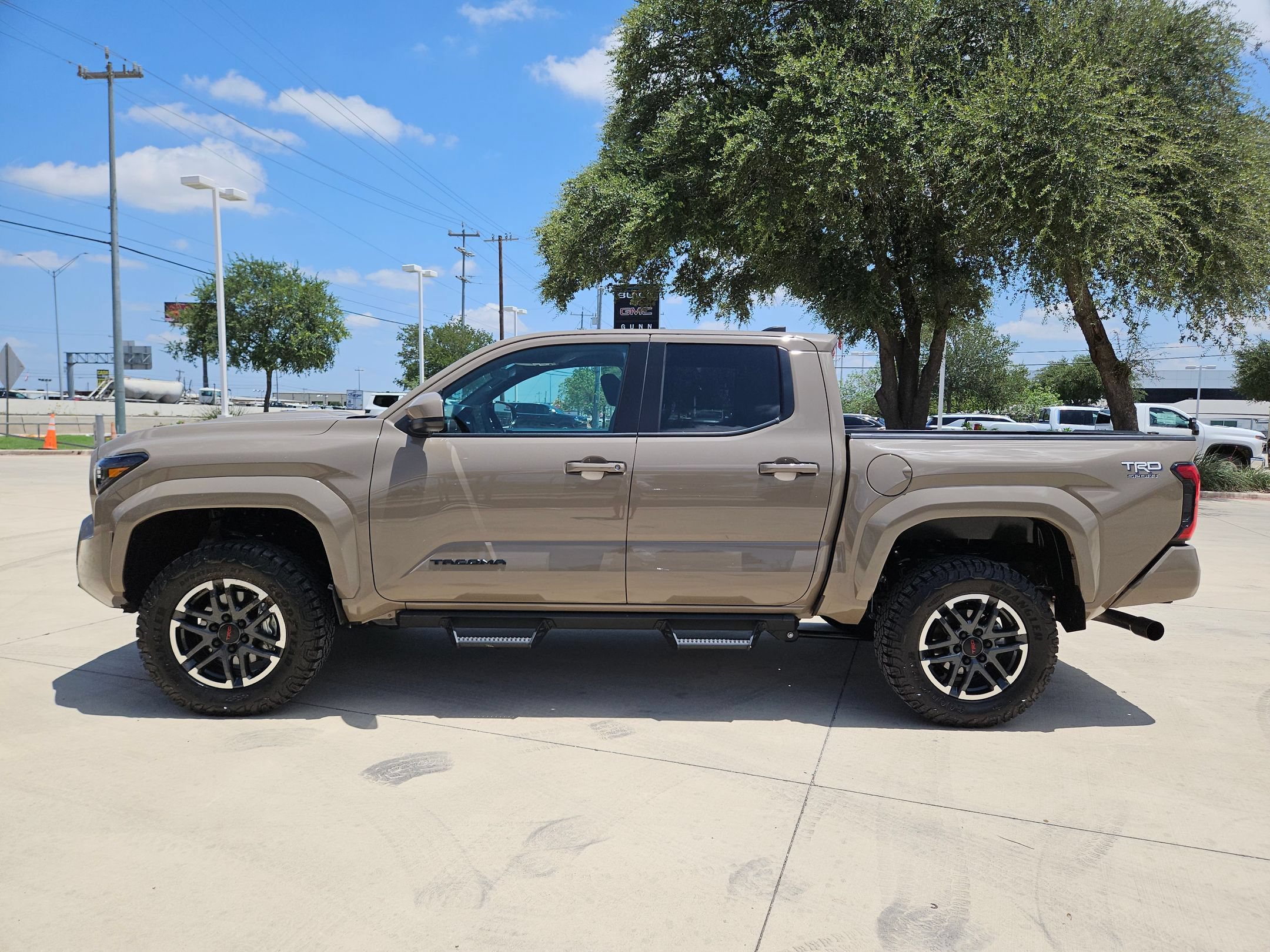 Used 2026 Toyota Tacoma TRD Sport AWD/4WD image 6