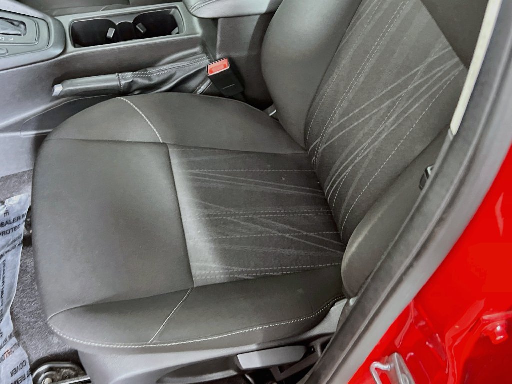 Used 2017 Ford Focus SE w/ Cold Weather Package FWD image 17