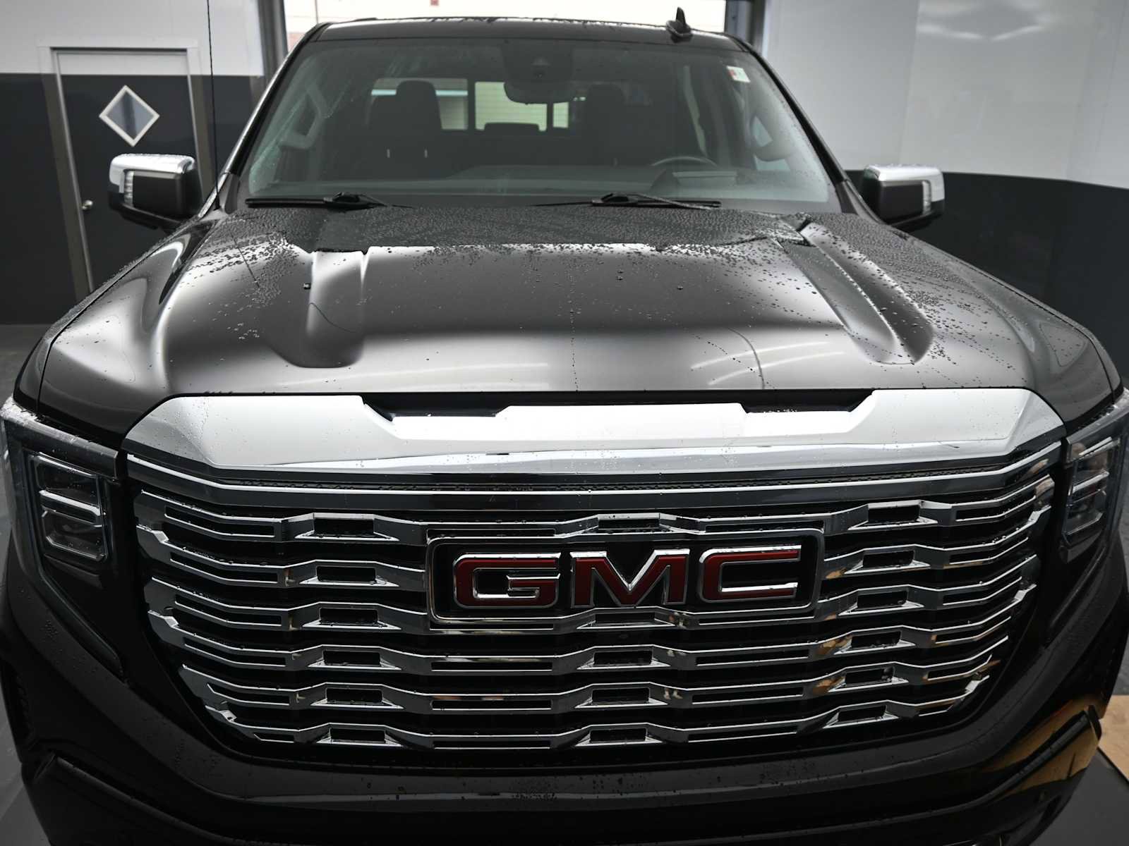 Used 2023 GMC Sierra 1500 Denali w/ Denali Reserve Package AWD/4WD image 4