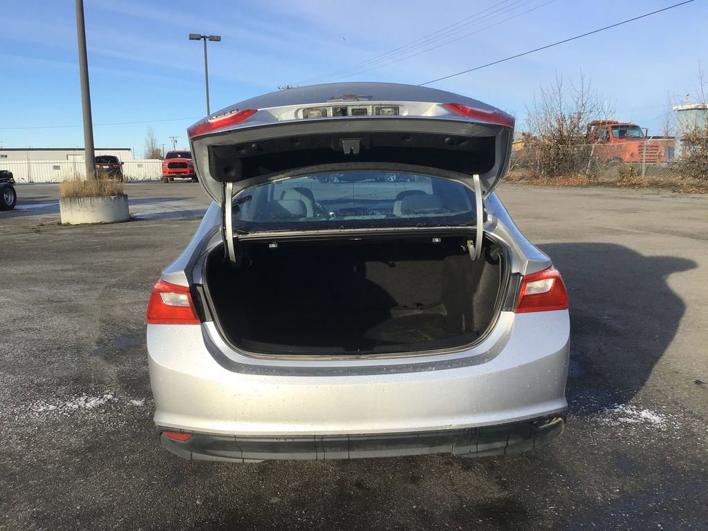 Used 2016 Chevrolet Malibu LT image 11
