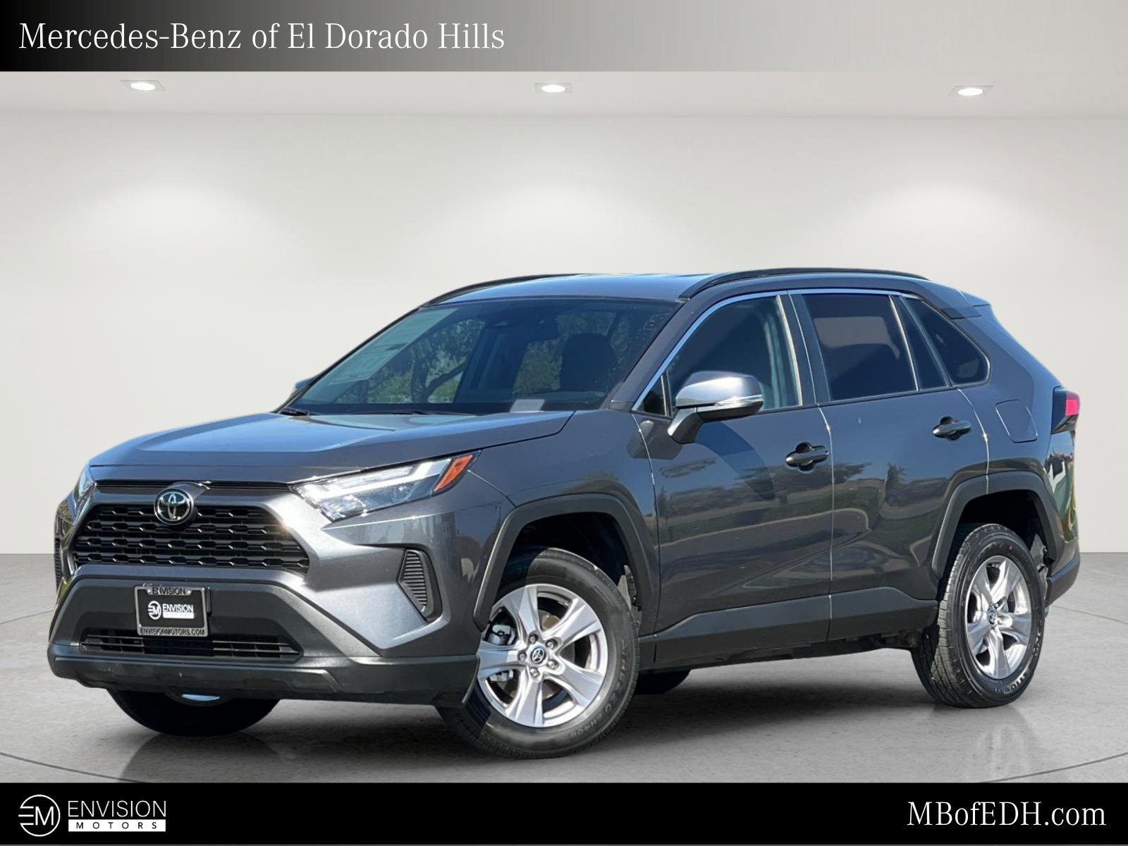 Used 2025 Toyota RAV4 XLE AWD/4WD image 1
