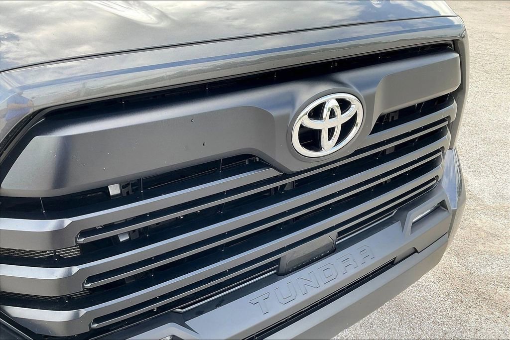 Used 2025 Toyota Tundra SR5 AWD/4WD image 31