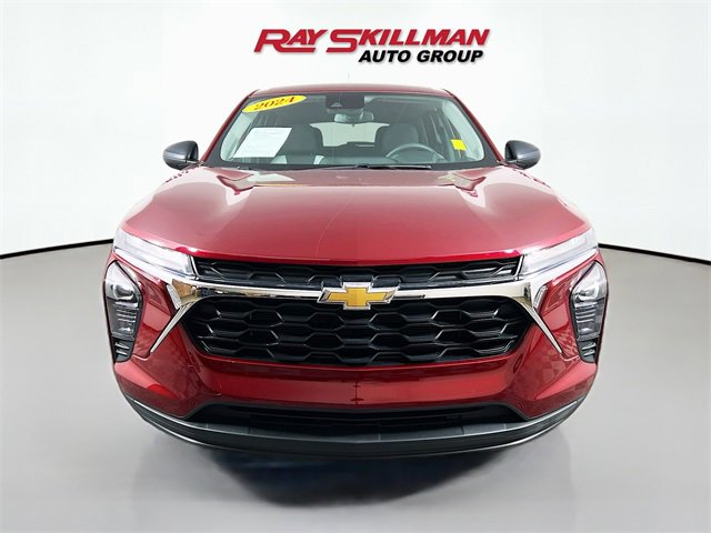 Used 2024 Chevrolet Trax LS image 2