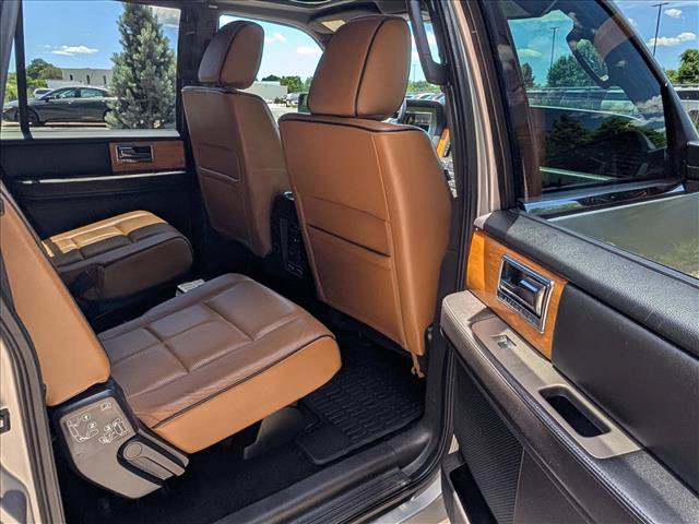 Used 2012 Lincoln Navigator L 4WD image 18