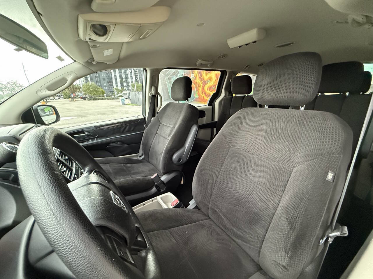 Used 2013 Dodge Grand Caravan SE image 30