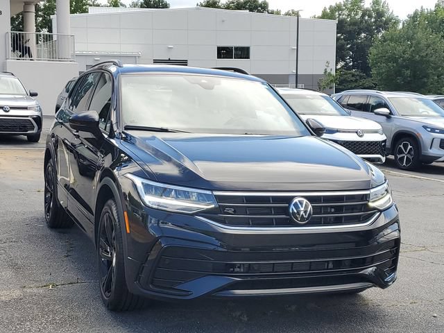 Certified 2024 Volkswagen Tiguan SE R-Line FWD image 3
