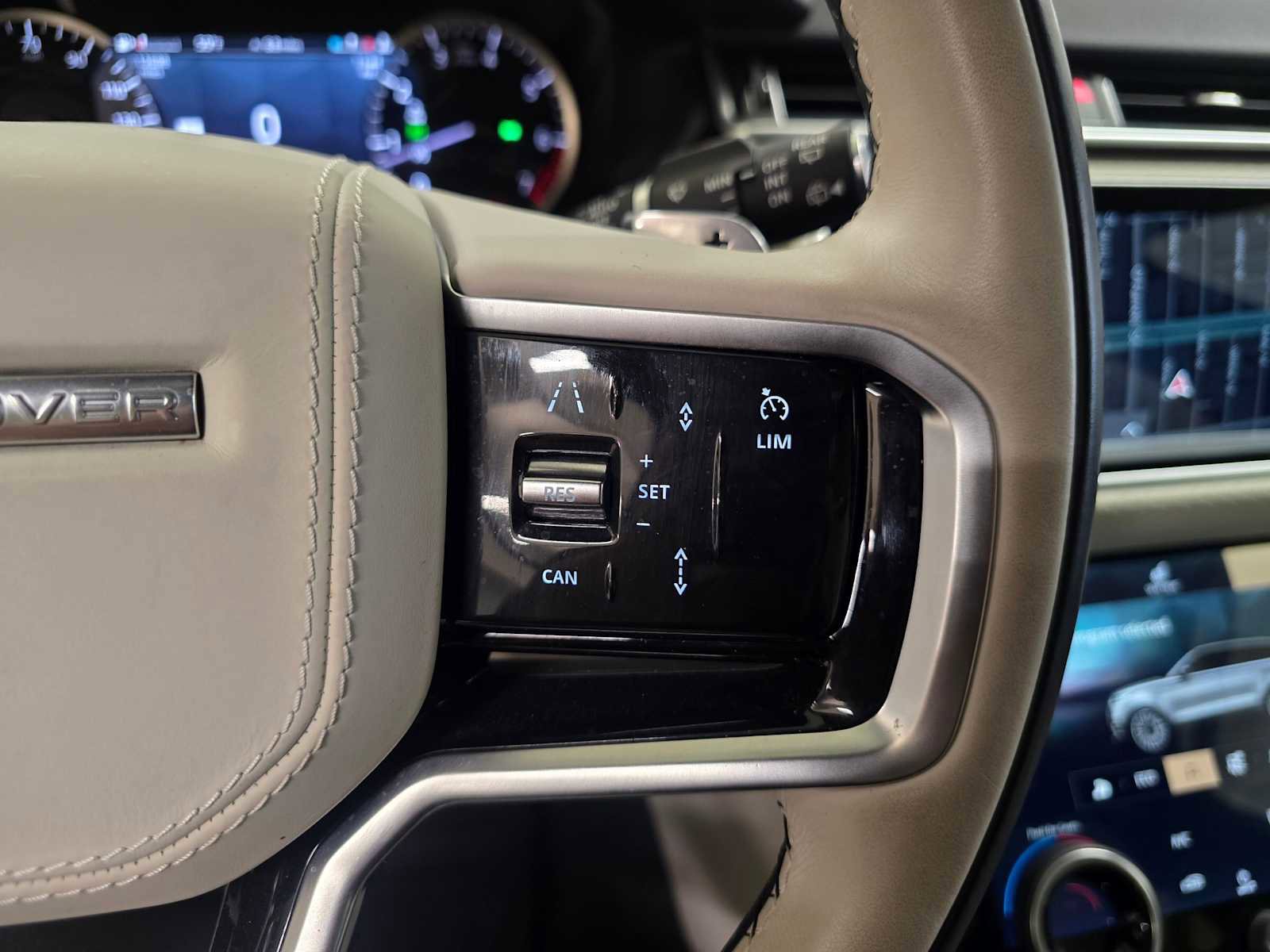 Certified 2023 Land Rover Range Rover Velar R-Dynamic S image 38