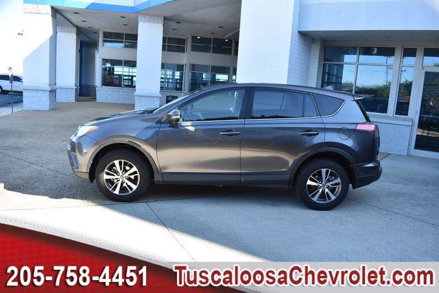 Used 2018 Toyota RAV4 XLE image 6