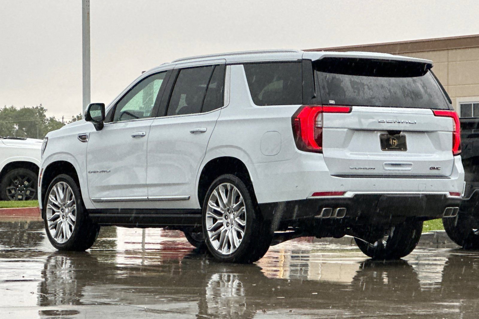 New 2026 GMC Yukon Denali w/ Denali Reserve Package AWD/4WD image 4