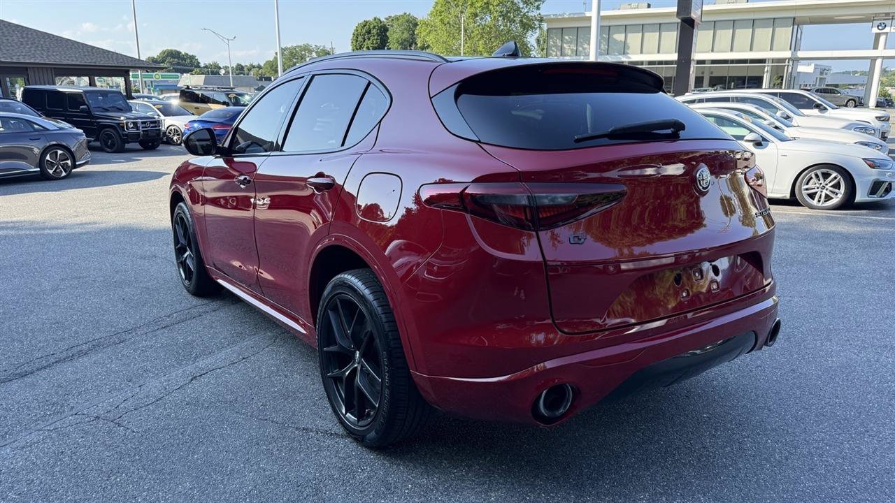 Used 2021 Alfa Romeo Stelvio Ti w/ Nero Edizione AWD/4WD image 13