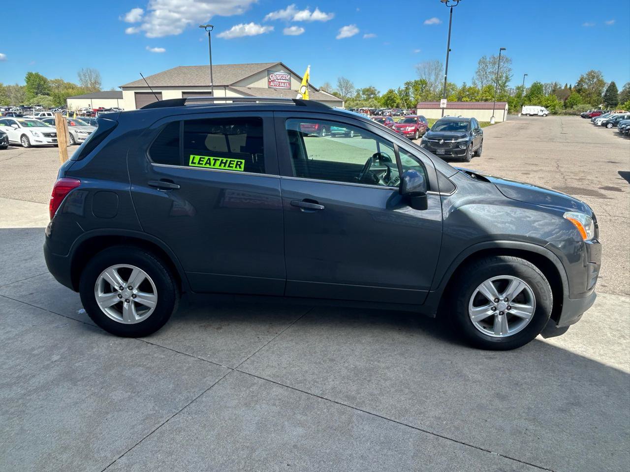 Used 2016 Chevrolet Trax LT w/ LT Convenience Package FWD image 4