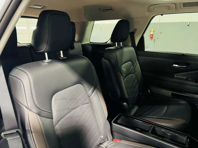 New 2025 Nissan Pathfinder Platinum image 33