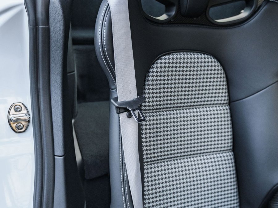 Used 2016 Porsche 911 R image 25