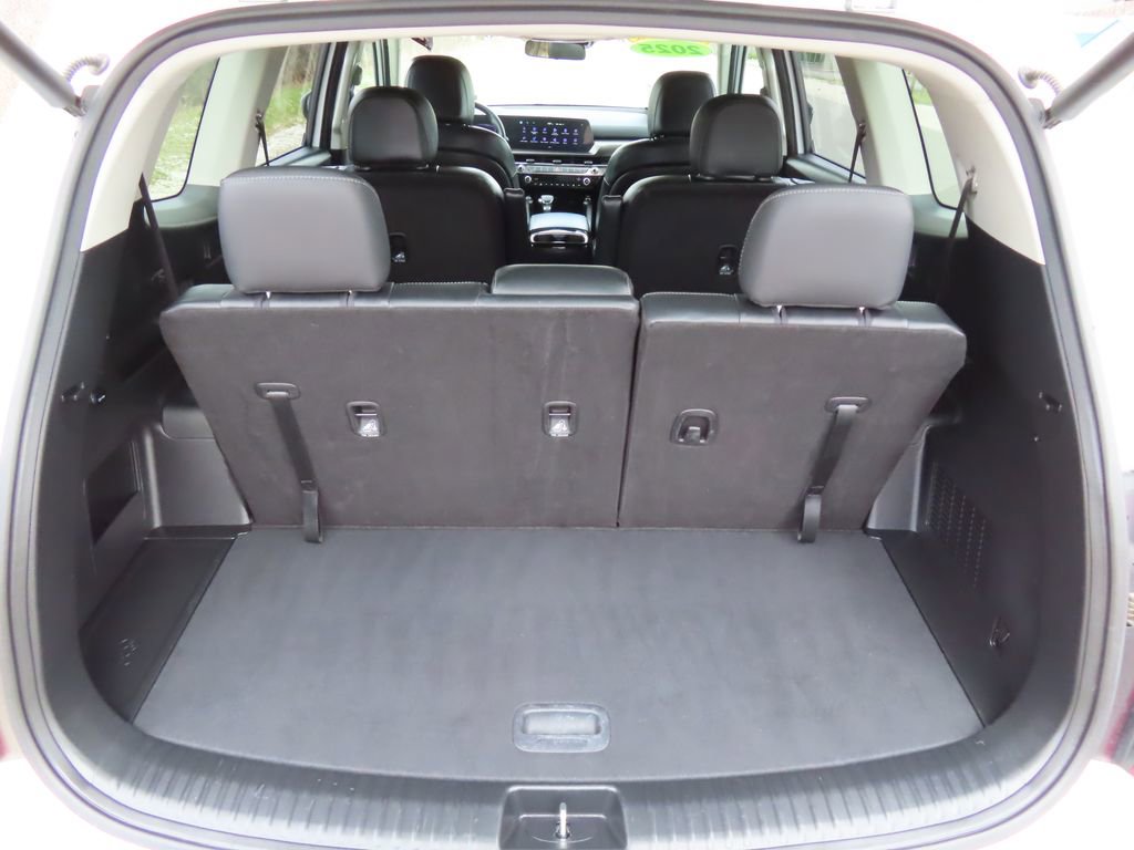 Used 2025 Kia Telluride S FWD image 18