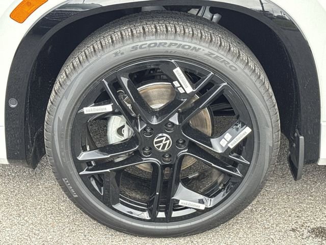 New 2026 Volkswagen Tiguan SE R-Line FWD image 22