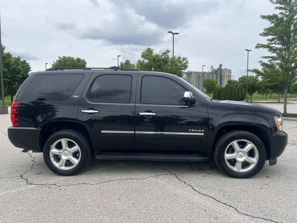 Used 2010 Chevrolet Tahoe LTZ AWD/4WD image 6