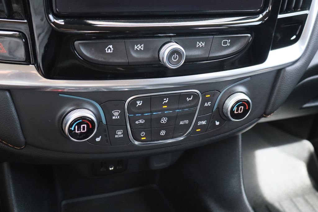 Used 2019 Chevrolet Traverse LT FWD image 17
