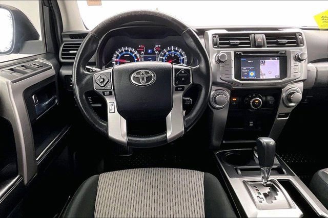 Used 2016 Toyota 4Runner SR5 AWD/4WD image 4