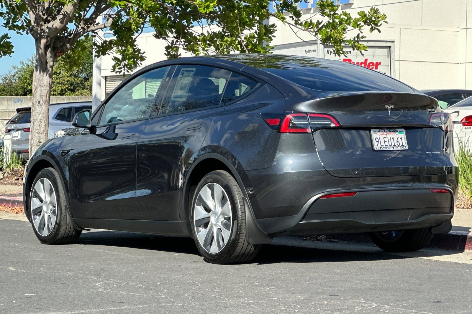 Used 2024 Tesla Model Y Long Range image 5