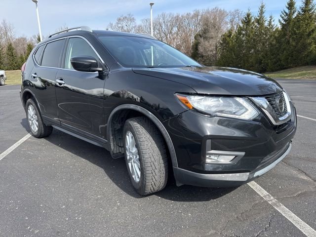 Used 2020 Nissan Rogue SV image 3