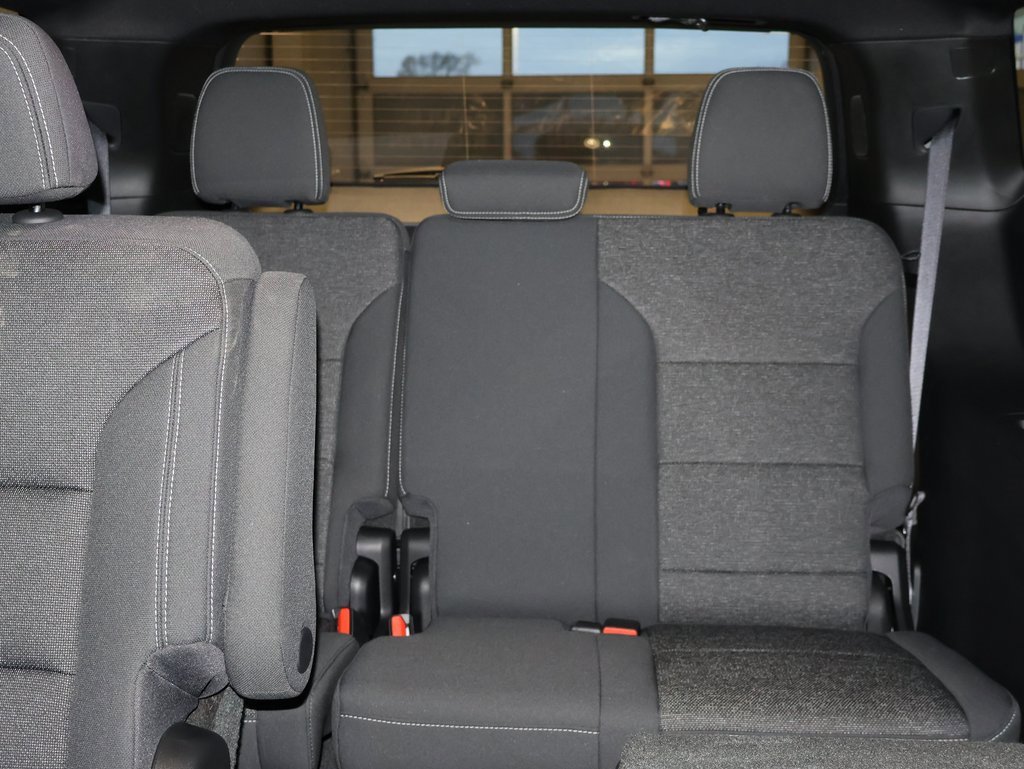 Used 2025 Chevrolet Traverse LT w/ Sun and Wheel Package image 31