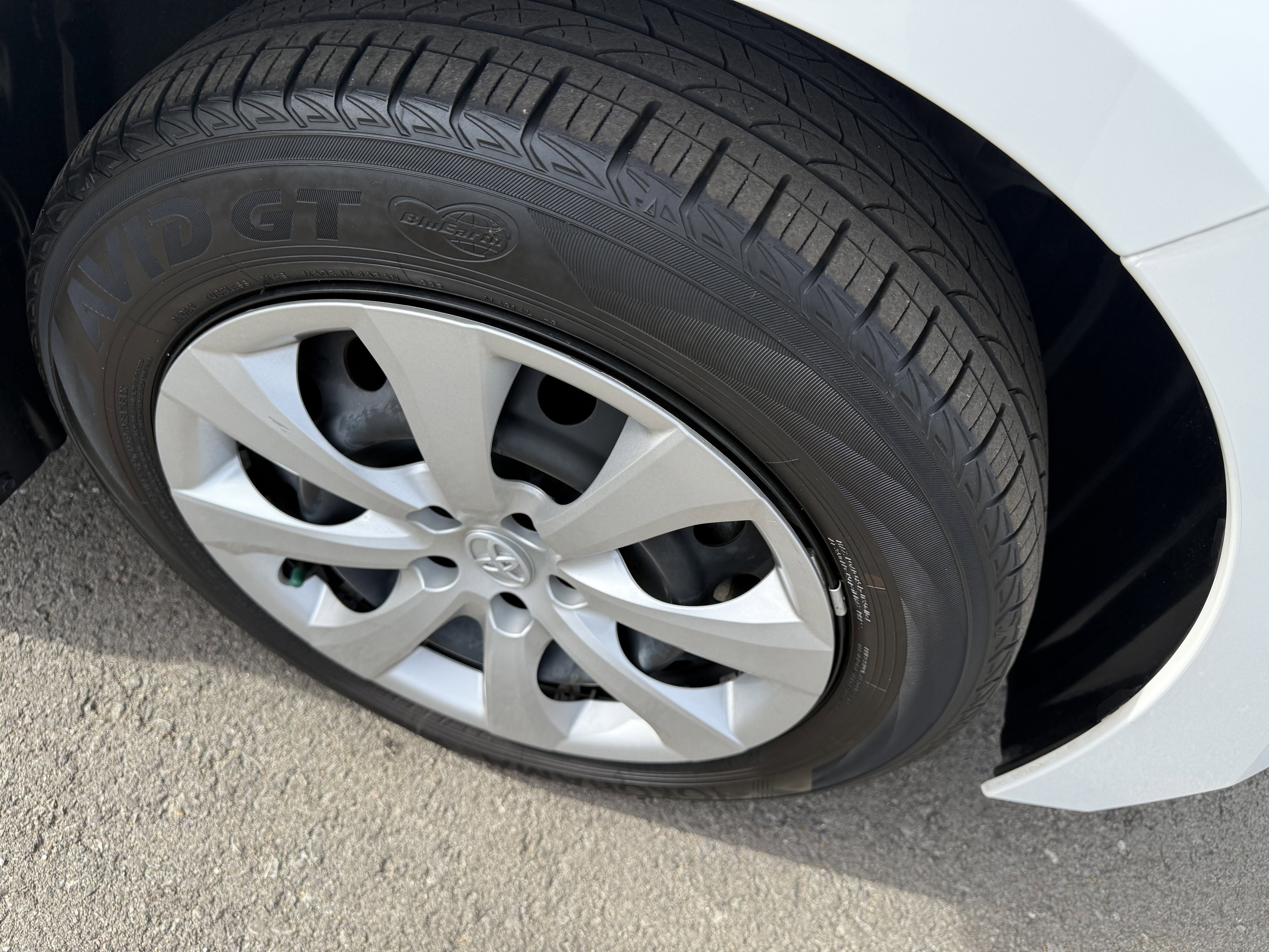 Certified 2025 Toyota Corolla LE image 3