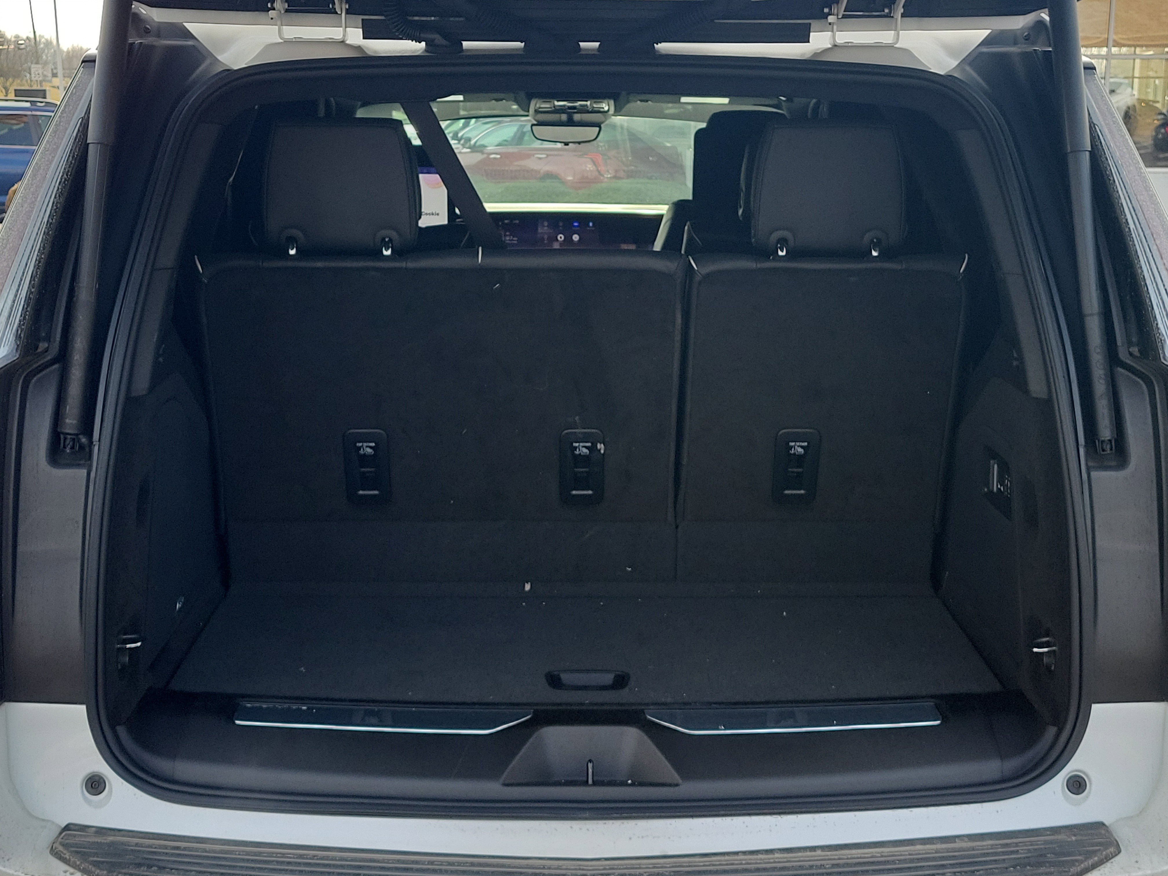 Used 2025 Cadillac Escalade Sport Platinum w/ LPO, ONYX Package image 9