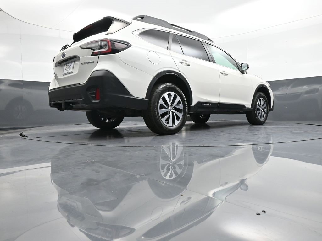 Used 2022 Subaru Outback Premium image 29