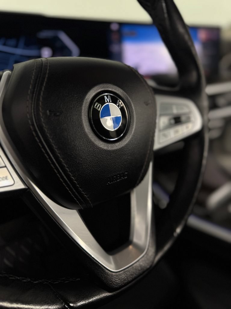 Used 2023 BMW X7 xDrive40i w/ Premium Package AWD/4WD image 31