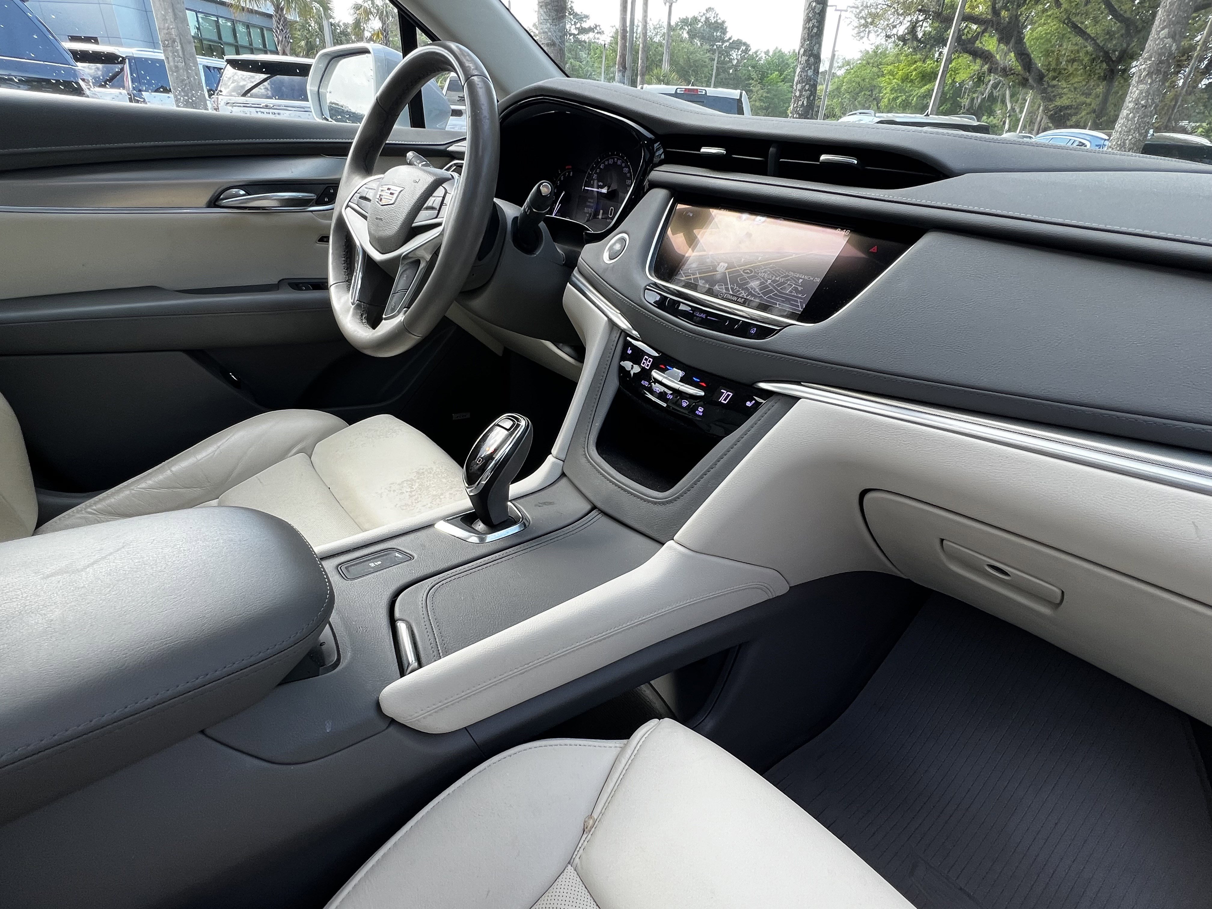 Used 2017 Cadillac XT5 Luxury w/ Driver Awareness Package FWD image 48