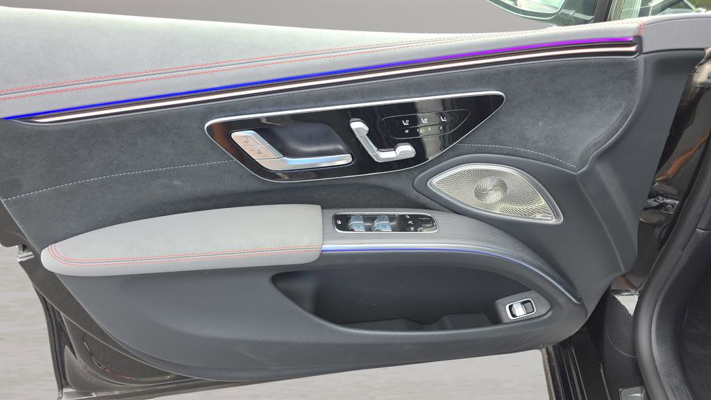 Used 2024 Mercedes-Benz EQS 580 4MATIC Sedan image 17