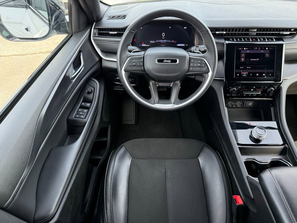 Used 2024 Jeep Grand Cherokee L Laredo image 30