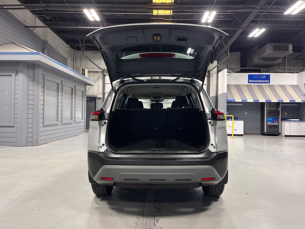 Used 2023 Nissan Rogue SV AWD/4WD image 9