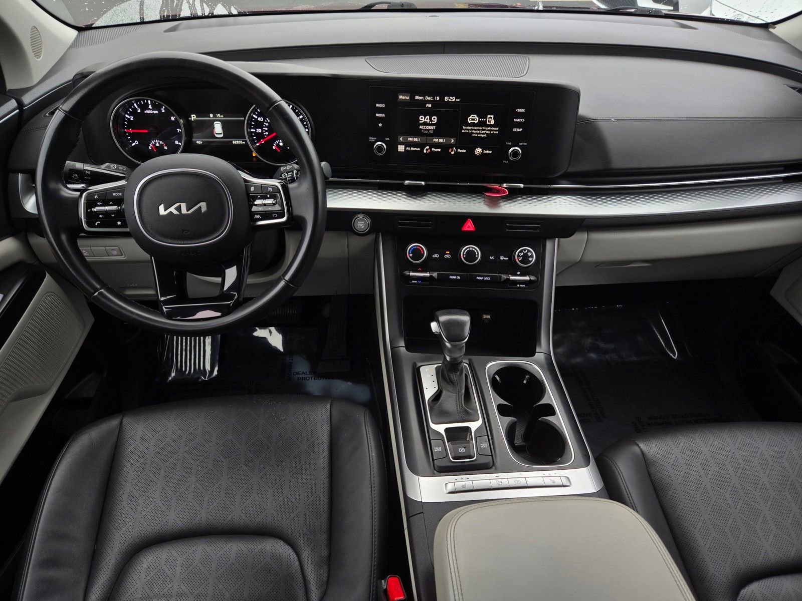 Used 2024 Kia Carnival LX image 14