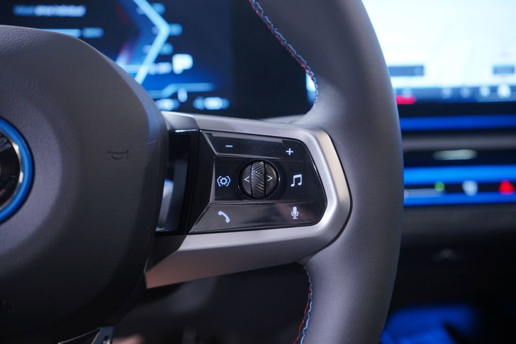 Used 2025 BMW i5 M60 w/ Premium Package image 20