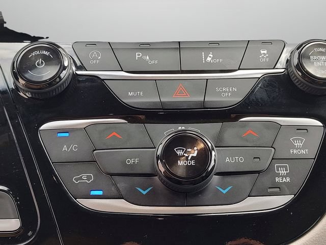 Certified 2024 Chrysler Pacifica Touring-L FWD image 33