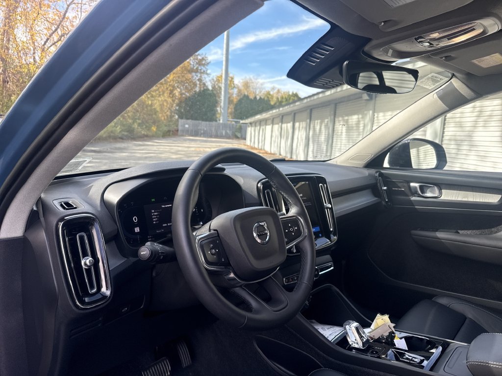 Used 2023 Volvo XC40 B5 Plus w/ Driver Assist Package AWD/4WD image 13