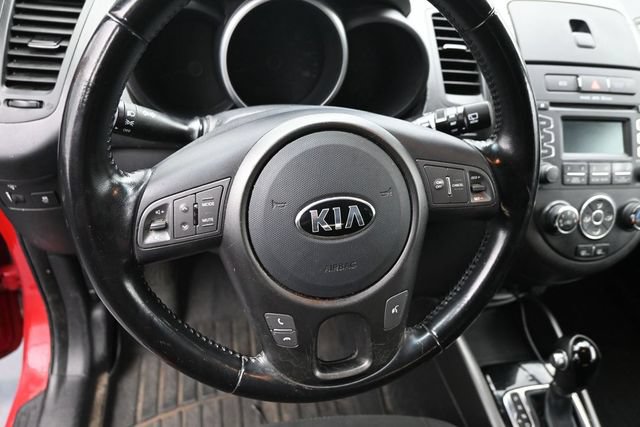 Used 2013 Kia Soul + FWD image 23